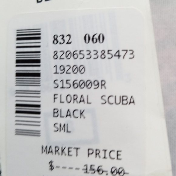 NEW! RED by Saks 5th Ave Floral Scuba Mini Skirt S. - Picture 8 of 8